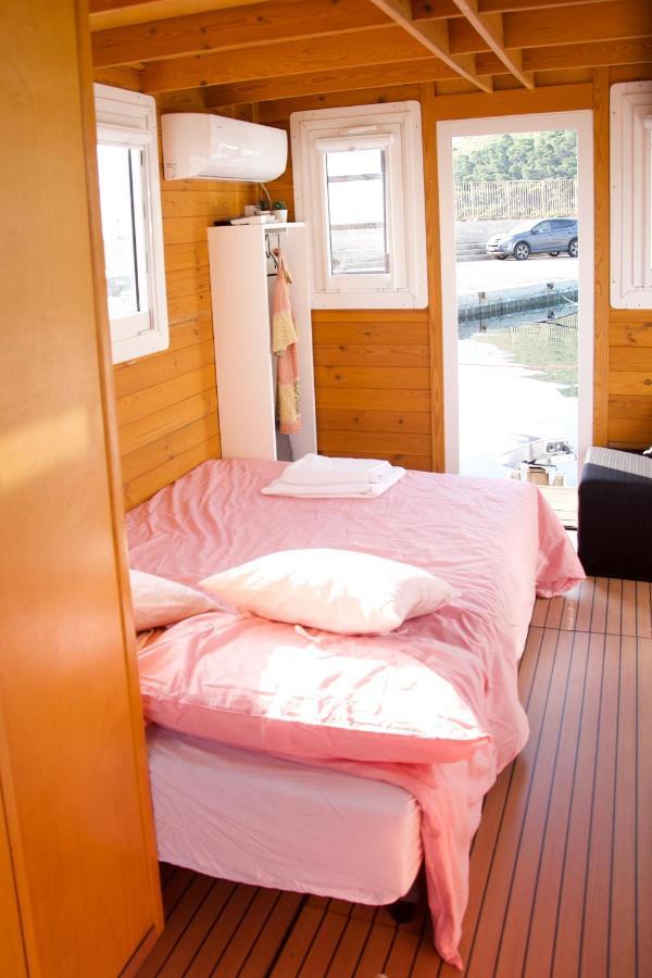House Boat V Al Poetto 2 Pax Piu' 1 Apartamento *
