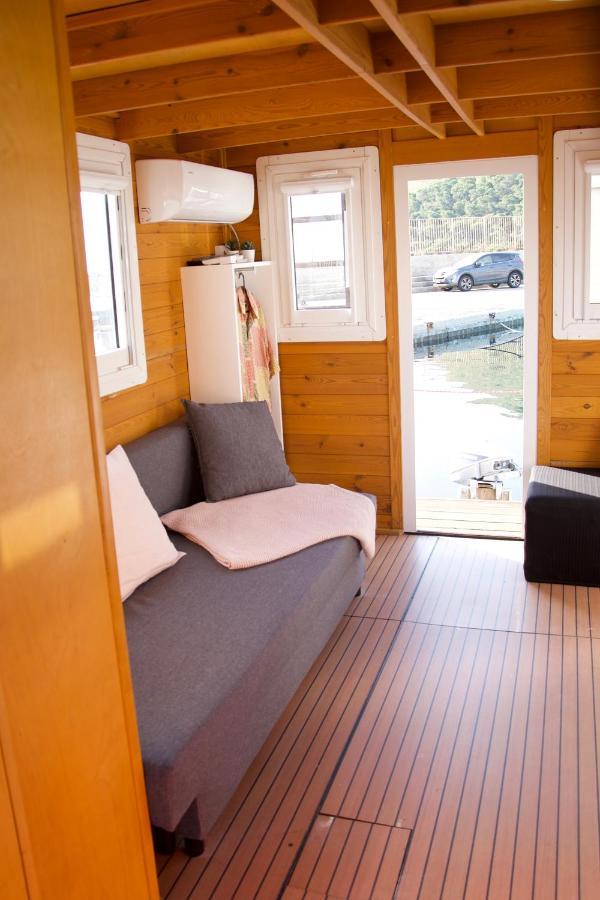 House Boat V Al Poetto 2 Pax Piu' 1 *